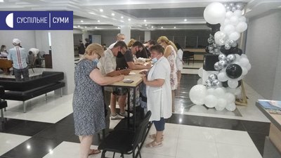 До відкриття — 300 охочих. У Сумах запрацював центр масової вакцинації До відкриття — 300 охочих. У Сумах запрацював центр масової вакцинації