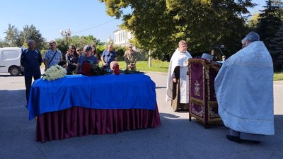 Попрощатися із Сергієм Савченком прийшли його рідні