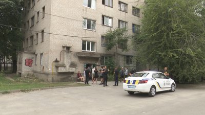 У Дніпрі власник гуртожитку намагається виселити його мешканців