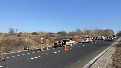 Під Полтавою зіткнулися легковики: є загиблий Під Полтавою зіткнулися легковики: є загиблий