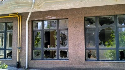Херсон, обстріли РФ, вікна, будівля