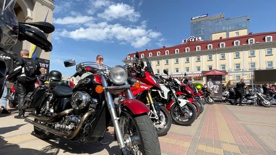 У Рівному байкери провели акцію до річниці полону оборонців Азовсталі У Рівному байкери провели акцію до річниці полону оборонців Азовсталі