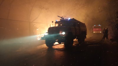 Рятувальники із Полтавщини поїхали гасити пожежі в Луганську область Рятувальники із Полтавщини поїхали гасити пожежі в Луганську область