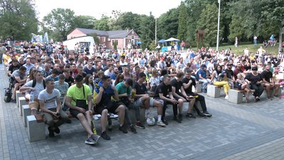 Як рівняни вболівали за збірну у фан-зоні Як рівняни вболівали за збірну у фан-зоні