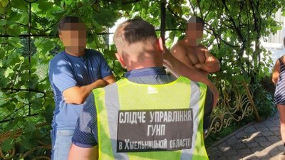 Керівника хмельницького комунального підприємства підозрюють у привласнені грошей