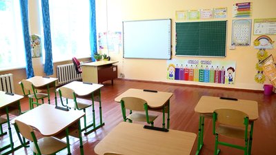 У громаді на Житомирщині понизили у ступені три школи – тепер там вчитимуться тільки молодші класи У громаді на Житомирщині понизили у ступені три школи – тепер там вчитимуться тільки молодші класи