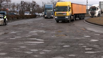 "Як сказати, щоб не матюкатися": ділянку державної траси назвали серед трьох найгірших на Рівненщині
