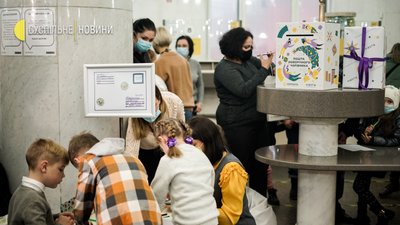 На Хрещатику відкрили Новорічну поштову резиденцію. Вона втілюватиме мрії тисячі дітей України