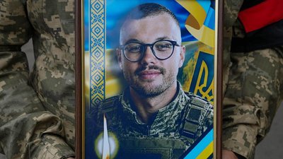 В Ужгороді попрощалися з 24-річним полеглим захисником Олегом Вороном