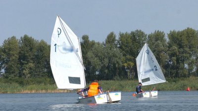 під вітрилами під вітрилами