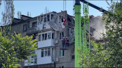 Як відбуваються пошуково-рятувальні роботи на завалах будинку в Миколаєві Як відбуваються пошуково-рятувальні роботи на завалах будинку в Миколаєві