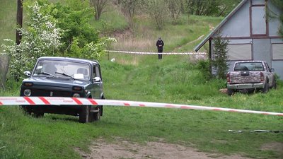 Стрілянина в Новоселиці: поліція розглядає версію побутового конфлікту Стрілянина в Новоселиці: поліція розглядає версію побутового конфлікту