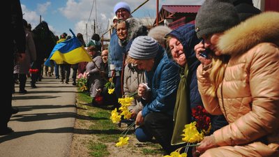 "Ми молили Бога до останнього": на Одещині простилися із загиблими військовослужбовцями. ФОТО "Ми молили Бога до останнього": на Одещині простилися із загиблими військовослужбовцями. ФОТО