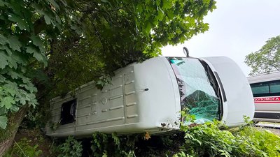 Пасажирський автобус перекинувся внасділок ДТП