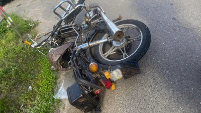 ДТП у Ніжині: зіткнулися мопед та авто, мопій мопеда — в реанімації
