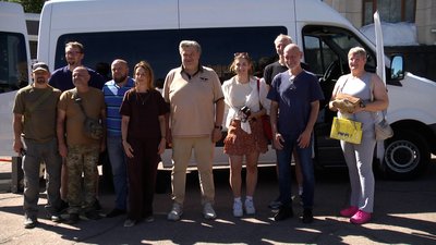 мікроавтобус, ветерани, хаб, благодійність