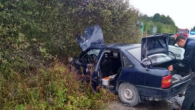 На Тернопільщині зіткнулися дві автівки, двоє людей травмувалися На Тернопільщині зіткнулися дві автівки, двоє людей травмувалися