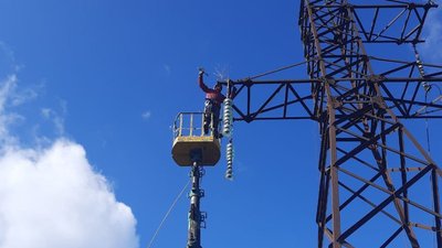 Прикарпатські енергетики розповіли, як на Миколаївщині на міні підірвався їхній бригадний автомобіль Прикарпатські енергетики розповіли, як на Миколаївщині на міні підірвався їхній бригадний автомобіль