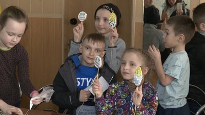 У Черкасах переселенці розфарбовували пряники У Черкасах переселенці розфарбовували пряники