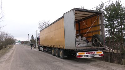 "Ризикуючи, приїхали сюди": як волонтери з Рівненщини відбудовують будинки у деокупованому селі на Херсонщині "Ризикуючи, приїхали сюди": як волонтери з Рівненщини відбудовують будинки у деокупованому селі на Херсонщині