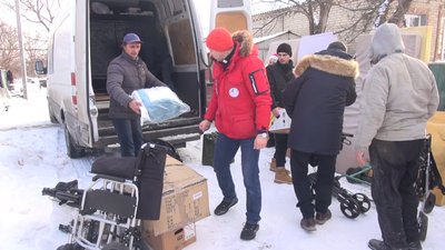 Колядники із Львівщини приїхали до хоспісу на Донеччині Колядники із Львівщини приїхали до хоспісу на Донеччині