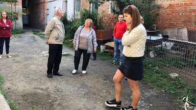Стіни трьох квартир тріснули через будівництво в сусідньому дворі на площі Петефі в Ужгороді Стіни трьох квартир тріснули через будівництво в сусідньому дворі на площі Петефі в Ужгороді
