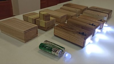 Світлодіодні ліхтарики у дерев'яному корпусі для військових виготовляє волонтер з Житомира Сергій Петрушевський