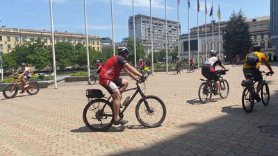 Близько 20 учасників Дніпровської асоціації велосипедистів вшанували пам’ять велосипедиста Близько 20 учасників Дніпровської асоціації велосипедистів вшанували пам’ять велосипедиста