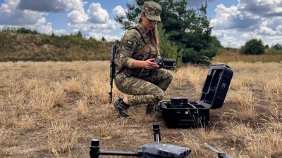 Операторка БпЛА Дар'я з Волині