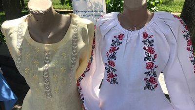 У Житомирі до Дня вишиванки влаштували виставку робіт майстринь народної творчості У Житомирі до Дня вишиванки влаштували виставку робіт майстринь народної творчості