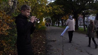 Грає на трубі та розмальовує військову техніку: як 12-річний переселенець з Миколаївщини допомагає ЗСУ Грає на трубі та розмальовує військову техніку: як 12-річний переселенець з Миколаївщини допомагає ЗСУ