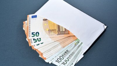 Гривня зміцнюється. Курс валют від НБУ на четвер
