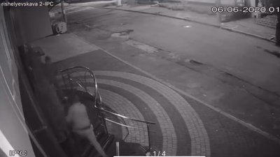 У Херсоні невідомі розтрощили офіс адвокатської фірми У Херсоні невідомі розтрощили офіс адвокатської фірми