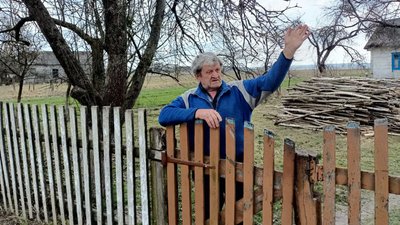 На Волині облаштовують лелечі гнізда на електроопорах