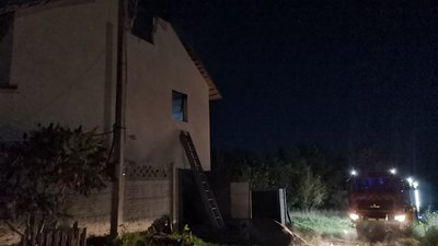 У селищі під Харковом травмувався чоловік, який намагався самостійно загасити пожежу