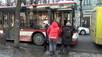 Франківськ відшкодовуватиме збитки перевізникам, які їздять до приміських сіл