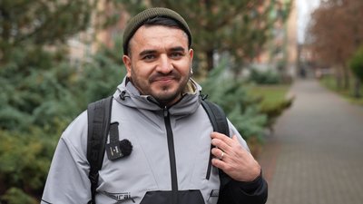 "Малюєш, а війна не закінчується": історія художника із Запоріжжя, який долучився до війська