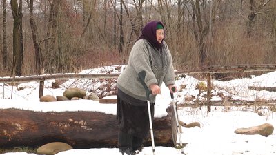 "Ми ніби на острові": у прикарпатському селі через недобудований міст до хворих не доїжджає швидка "Ми ніби на острові": у прикарпатському селі через недобудований міст до хворих не доїжджає швидка