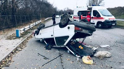 У Дніпровському районі Запоріжжя водій не впорався з керуванням, постраждали діти
