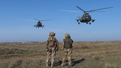 На Херсонщині відбулися навчання авіаційників та десантників ЗСУ