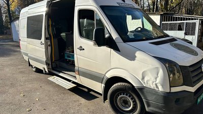 Лікують зуби та душі: стоматологи та капелани допомагають військовим на фронті Лікують зуби та душі: стоматологи та капелани допомагають військовим на фронті