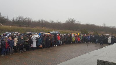 У Харкові вшановують пам'ять розстріляних у Дробицькому яру У Харкові вшановують пам'ять розстріляних у Дробицькому яру