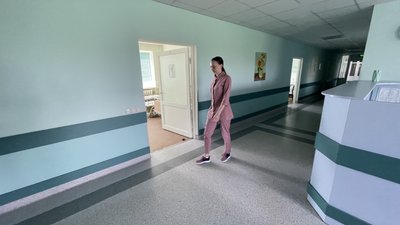 Працювала в окупації та під обстрілами. Херсонській лікарці-інтернці подарували подорож до Європи за відданість професії Працювала в окупації та під обстрілами. Херсонській лікарці-інтернці подарували подорож до Європи за відданість професії