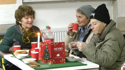 "Різдво — це день, коли ніхто не повинен бути самотнім". У Франківську влаштували святковий обід для нужденних "Різдво — це день, коли ніхто не повинен бути самотнім". У Франківську влаштували святковий обід для нужденних