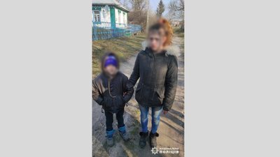Шукали всю ніч: дітей знайшли у покинутій будівлі на Черкащині Шукали всю ніч: дітей знайшли у покинутій будівлі на Черкащині