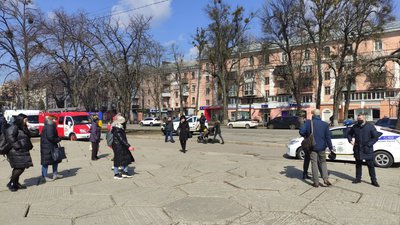 На місці події поліція та вибухотехніки