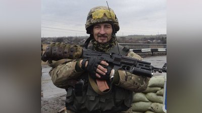 "Утримати лінію фронту, поки в тилу сформують бойові підрозділи". Військовий про перші бої кропивницьких добровольців "Утримати лінію фронту, поки в тилу сформують бойові підрозділи". Військовий про перші бої кропивницьких добровольців