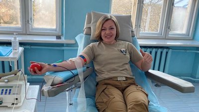 "Маю офіційний статус донора": тернопільська волонтерка здала кров для поранених захисників "Маю офіційний статус донора": тернопільська волонтерка здала кров для поранених захисників