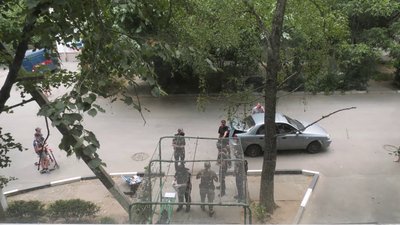 У Херсоні через підозрілий предмет евакуювали будинок У Херсоні через підозрілий предмет евакуювали будинок