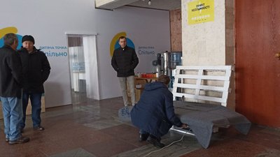 Житомиряни розповіли про перебування у Пунктах незламності Житомиряни розповіли про перебування у Пунктах незламності